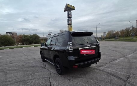 Toyota Land Cruiser Prado 150 рестайлинг 2, 2021 год, 8 300 000 рублей, 3 фотография