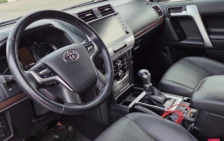 Toyota Land Cruiser Prado 150 рестайлинг 2, 2021 год, 8 300 000 рублей, 10 фотография