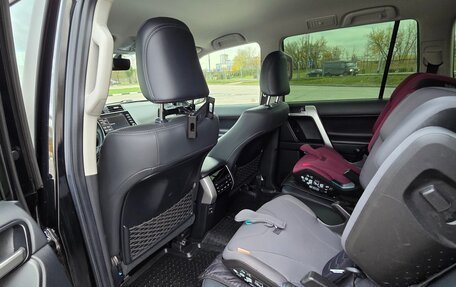 Toyota Land Cruiser Prado 150 рестайлинг 2, 2021 год, 8 300 000 рублей, 13 фотография