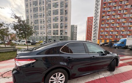 Toyota Camry, 2018 год, 2 490 000 рублей, 3 фотография