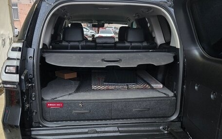 Toyota Land Cruiser Prado 150 рестайлинг 2, 2021 год, 6 200 000 рублей, 7 фотография