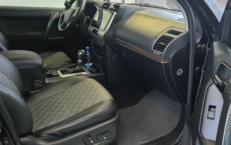 Toyota Land Cruiser Prado 150 рестайлинг 2, 2021 год, 6 200 000 рублей, 11 фотография