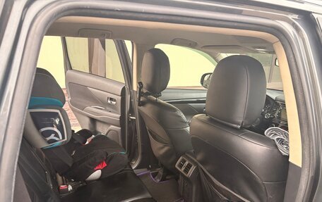 Mitsubishi Outlander III рестайлинг 3, 2019 год, 1 790 000 рублей, 5 фотография