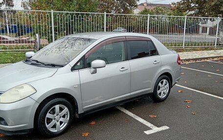 Nissan Tiida, 2005 год, 600 000 рублей, 2 фотография