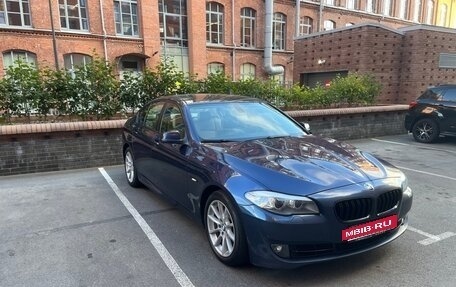 BMW 5 серия, 2012 год, 1 350 000 рублей, 2 фотография