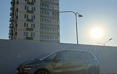 Citroen C4 Picasso II рестайлинг, 2018 год, 1 687 000 рублей, 2 фотография