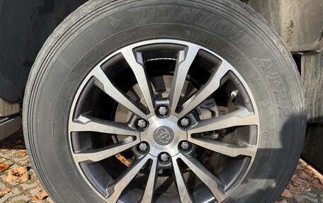 Toyota Land Cruiser Prado 150 рестайлинг 2, 2019 год, 5 250 000 рублей, 7 фотография