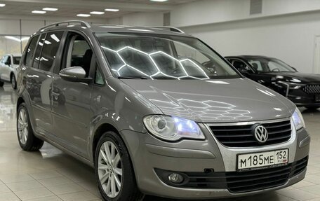 Volkswagen Touran III, 2010 год, 518 000 рублей, 1 фотография