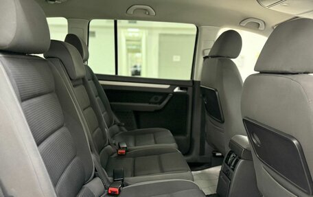 Volkswagen Touran III, 2010 год, 518 000 рублей, 7 фотография