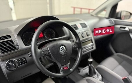 Volkswagen Touran III, 2010 год, 518 000 рублей, 9 фотография