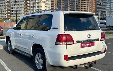 Toyota Land Cruiser 200, 2011 год, 2 400 000 рублей, 1 фотография