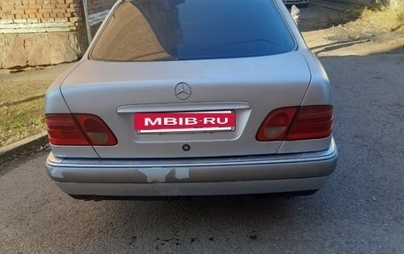 Mercedes-Benz E-Класс, 1998 год, 370 000 рублей, 2 фотография