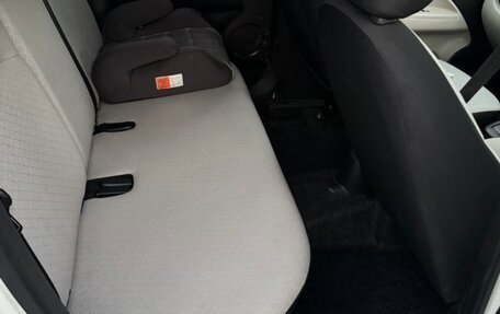 Mitsubishi Mirage VI рестайлинг, 2012 год, 635 000 рублей, 11 фотография