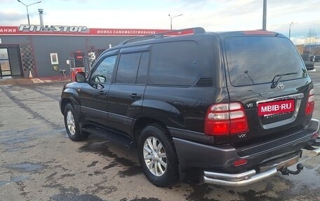 Toyota Land Cruiser 100 рестайлинг 2, 2004 год, 2 390 000 рублей, 4 фотография