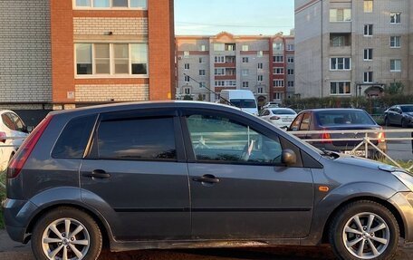 Ford Fiesta, 2002 год, 300 000 рублей, 4 фотография