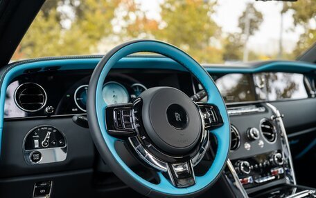 Rolls-Royce Cullinan, 2024 год, 62 000 000 рублей, 6 фотография