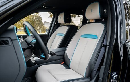 Rolls-Royce Cullinan, 2024 год, 62 000 000 рублей, 9 фотография