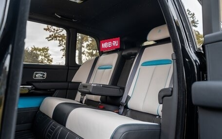 Rolls-Royce Cullinan, 2024 год, 62 000 000 рублей, 8 фотография