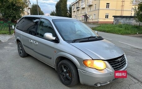 Chrysler Town & Country IV, 2005 год, 600 000 рублей, 2 фотография