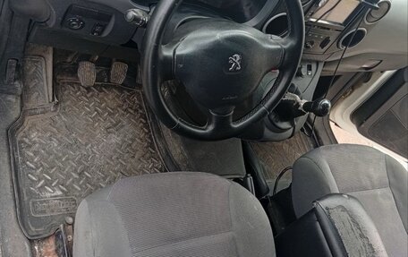 Peugeot Partner II рестайлинг 2, 2012 год, 520 000 рублей, 9 фотография