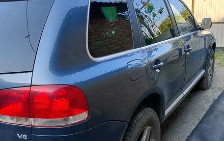 Volkswagen Touareg III, 2004 год, 600 000 рублей, 2 фотография