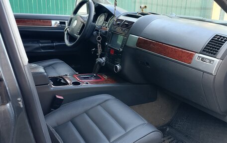 Volkswagen Touareg III, 2004 год, 600 000 рублей, 7 фотография