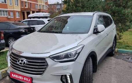 Hyundai Santa Fe III рестайлинг, 2017 год, 3 100 000 рублей, 1 фотография