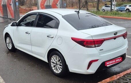 KIA Rio IV, 2018 год, 1 350 000 рублей, 2 фотография