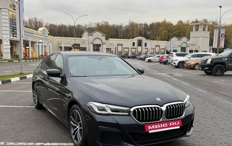 BMW 5 серия, 2021 год, 5 450 000 рублей, 2 фотография
