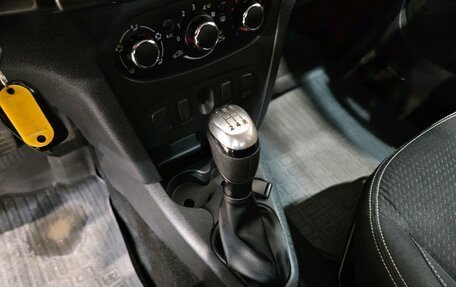 Renault Logan II, 2021 год, 790 000 рублей, 14 фотография