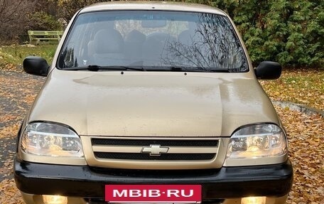 Chevrolet Niva I рестайлинг, 2004 год, 260 000 рублей, 3 фотография