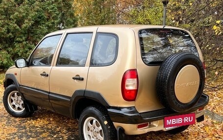 Chevrolet Niva I рестайлинг, 2004 год, 260 000 рублей, 9 фотография
