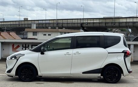 Toyota Sienta II, 2021 год, 1 000 000 рублей, 8 фотография