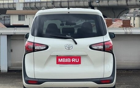 Toyota Sienta II, 2021 год, 1 000 000 рублей, 6 фотография