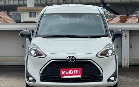 Toyota Sienta II, 2021 год, 1 000 000 рублей, 2 фотография