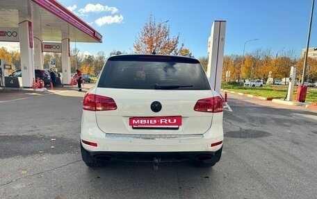 Volkswagen Touareg III, 2011 год, 1 690 000 рублей, 6 фотография