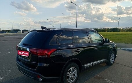 Mitsubishi Outlander III рестайлинг 3, 2018 год, 1 700 000 рублей, 6 фотография