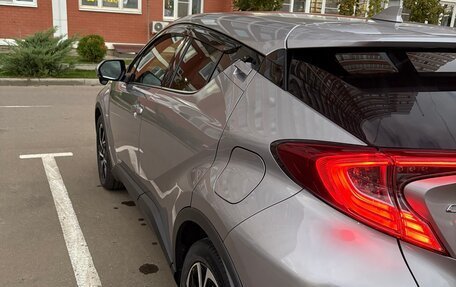 Toyota C-HR I рестайлинг, 2018 год, 2 300 000 рублей, 4 фотография