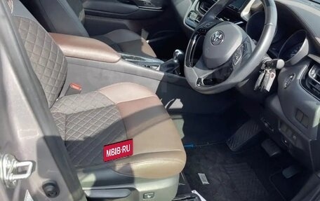 Toyota C-HR I рестайлинг, 2018 год, 2 300 000 рублей, 7 фотография