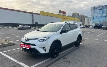 Toyota RAV4, 2019 год, 2 600 000 рублей, 3 фотография