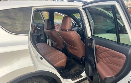 Toyota RAV4, 2019 год, 2 600 000 рублей, 16 фотография