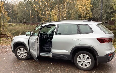 Volkswagen Taos, 2021 год, 2 650 000 рублей, 8 фотография