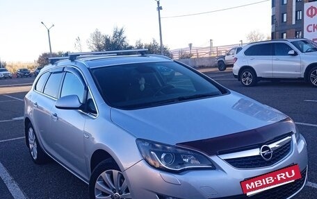 Opel Astra J, 2011 год, 870 000 рублей, 3 фотография