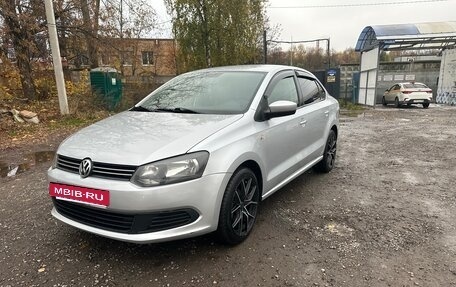 Volkswagen Polo VI (EU Market), 2013 год, 880 000 рублей, 3 фотография