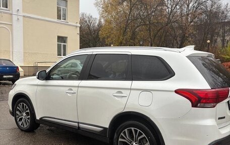Mitsubishi Outlander III рестайлинг 3, 2017 год, 2 100 000 рублей, 1 фотография