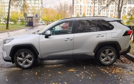 Toyota RAV4, 2019 год, 3 300 000 рублей, 2 фотография
