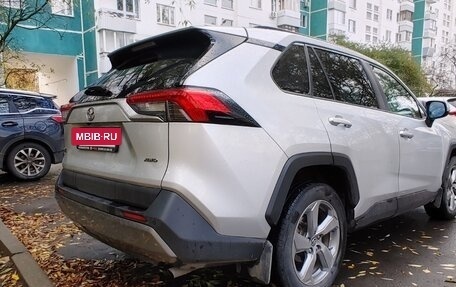 Toyota RAV4, 2019 год, 3 300 000 рублей, 5 фотография