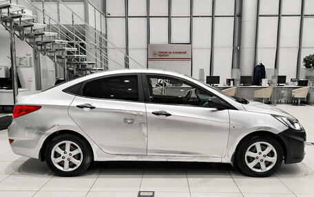 Hyundai Solaris II рестайлинг, 2011 год, 499 000 рублей, 5 фотография