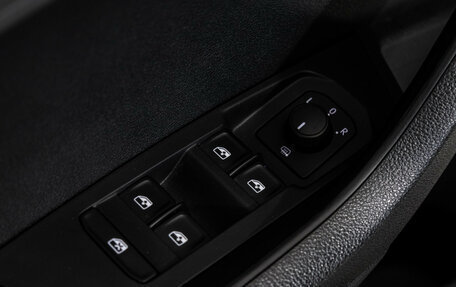 Skoda Karoq I, 2021 год, 2 299 000 рублей, 18 фотография