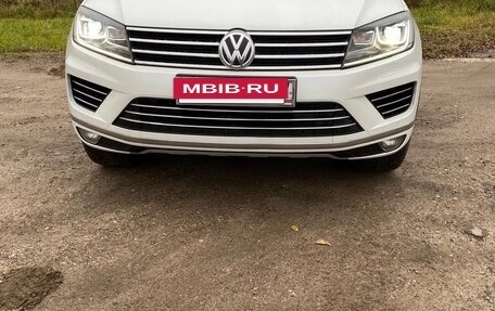 Volkswagen Touareg III, 2015 год, 3 550 000 рублей, 2 фотография